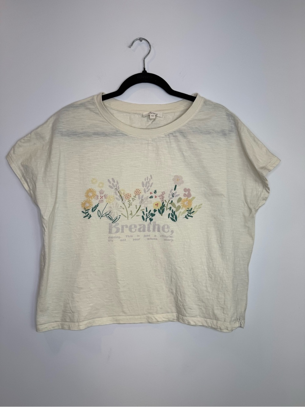 Livom Breathe Floral Graphic Tee Cream cotton sz small